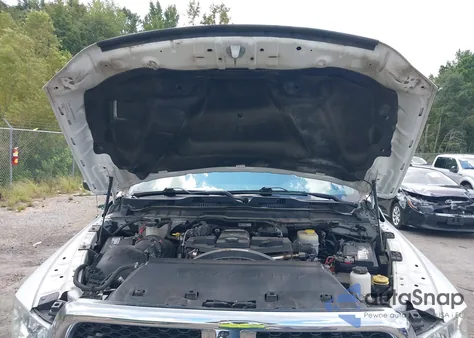 2018 Ram 2500 Tradesman 4X2 6'4 Box from USA, damaged, VIN 3C6UR4CL4JG424449